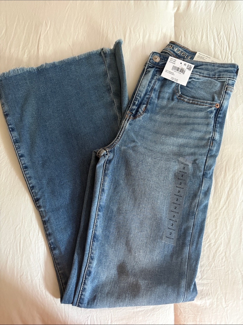 NWT American Eagle Outfitters Women’s Light Blue High-Rise Jeans size 2